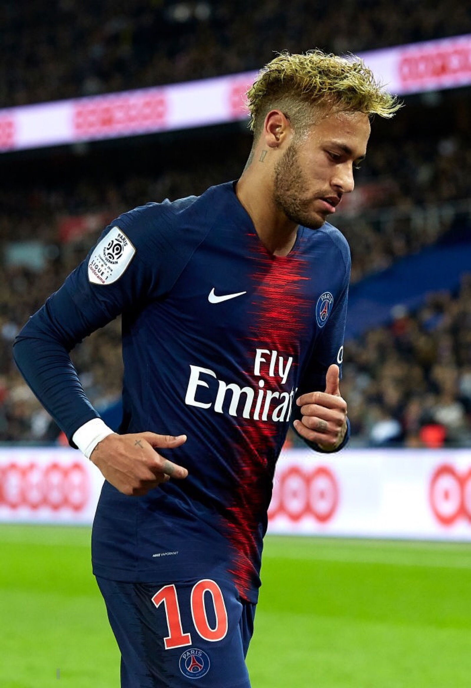 博主：国安明天中午12点40分抵达北京，欢迎球迷接机