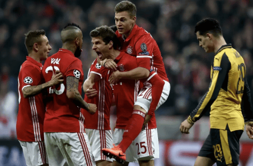 记者：拜仁考虑通过引进巴莱巴以顶替去向未明的格雷茨卡