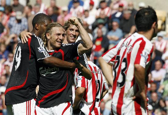 英超-十人切尔西1-1阿森纳，凯塞多蹬踏染红，枪手5分优势领跑（英超：切尔西少打一人1-1战平阿森纳，凯塞多蹬踏被罚下，阿森纳以5分优势领跑）