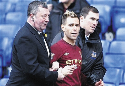 1次扛旗2次退赛！带伤出征的郑钦文，为何仍是湖北队的骄傲？