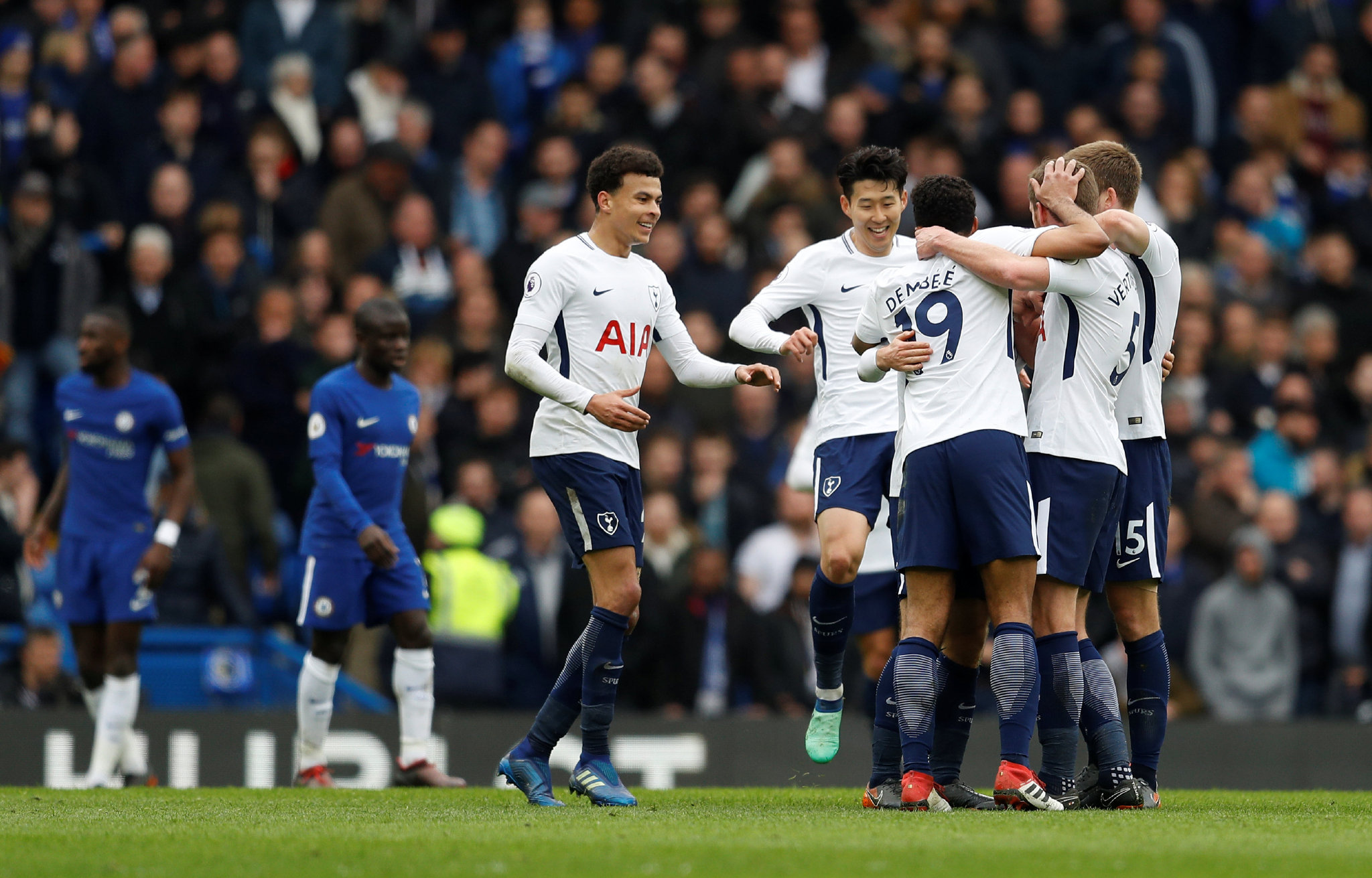 姆希塔良：如果说一名像来自另一级别的球员，我会选扎尼奥洛（姆希塔良：看起来像更高一级别的球员？我选扎尼奥洛）