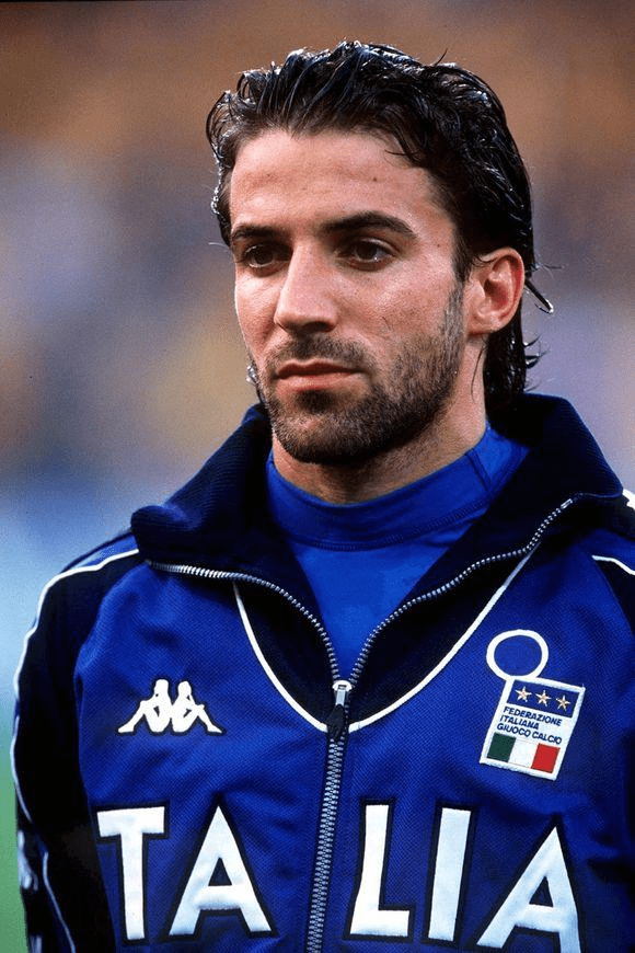 德甲霸主制造惨案，13轮12胜，凯恩踢疯了：替补轰入3球