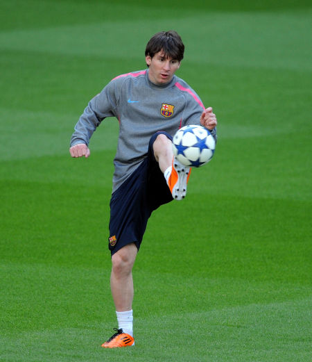 英超战报：福登传射，迪亚斯世界波，曼城3-0十人桑德兰