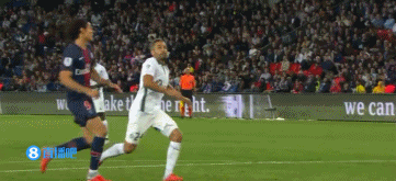 电讯报：纽卡有意引进小将斯密特，该球员非常乐意在一月加盟