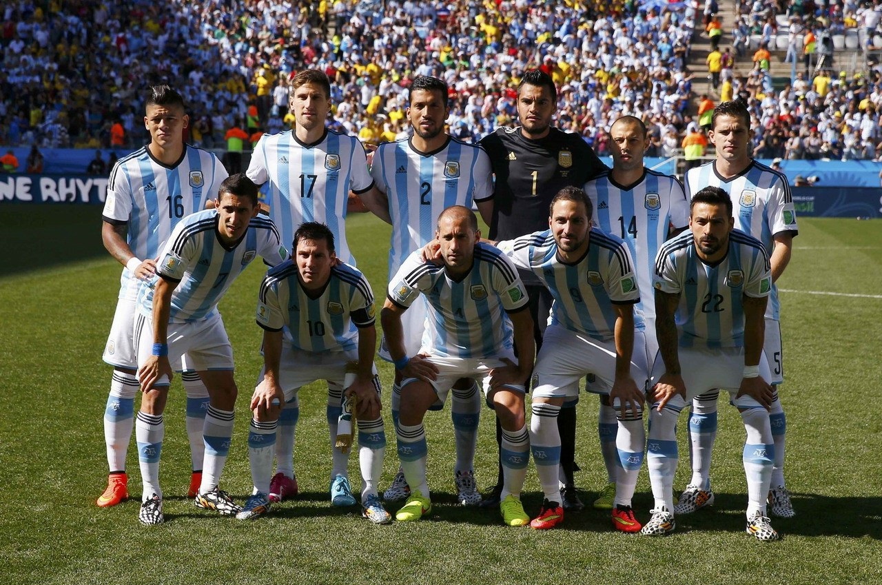 德天空：诺伊尔已从胃肠道感染中完全恢复，将出战今日比赛（德天空：诺伊尔胃肠感染痊愈，今日复出参赛）