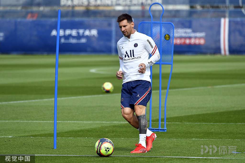 10场0球！米兰亏大了，新援前锋太差劲，身价3500万虚高