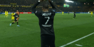 萨拉赫更衣室主动道歉，琼斯力挺：他想赢，这很正常（萨拉赫更衣室内主动致歉，琼斯声援：渴望胜利很正常）